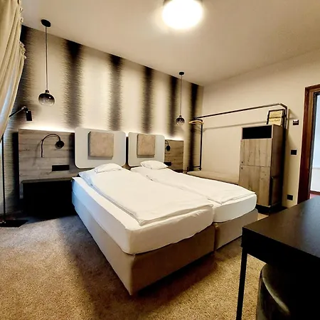 Rauch מלון אטנדורן